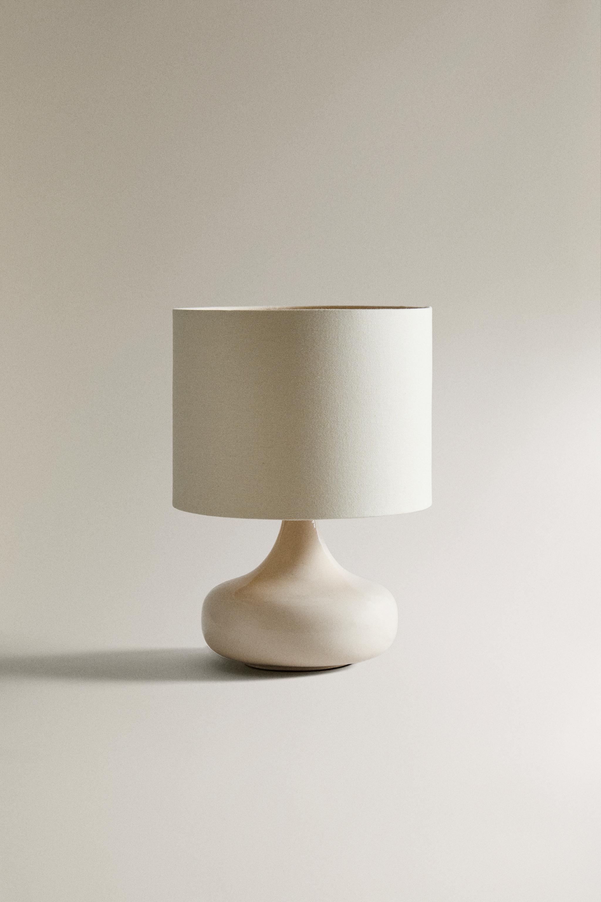 TABLE LAMP WITH CERAMIC BASE